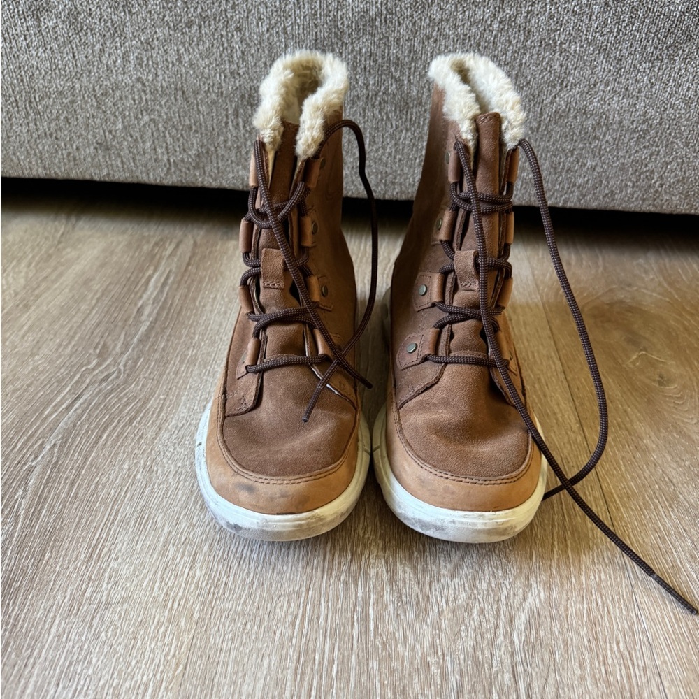 Sorel Tan and Cream Fur-Lined Boots
